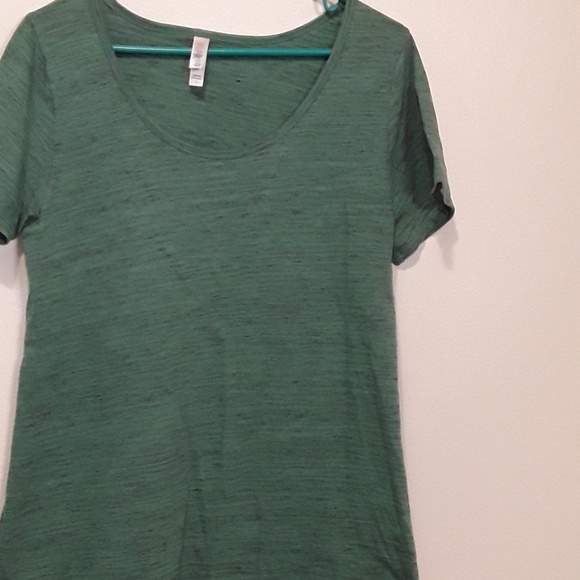 LuLaRoe Tops - Lularoe Classic T Large L LLR Shirt Green